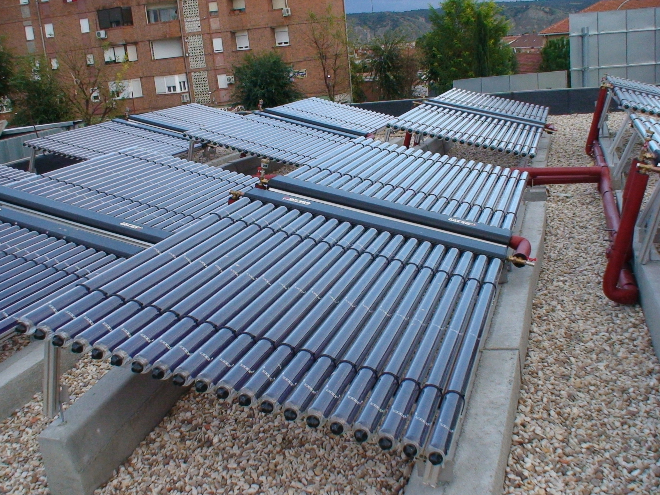 Instalación de energía solar térmica en San Martín de la Vega.